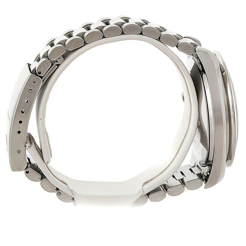 This image shows a side view of the Omega Speedmaster 3510.50.00 Men
s Stainless Steel Black Dial 3510.50.00 Men
s Stainless Steel Black Dial watch focusing on its bracelet and case side.