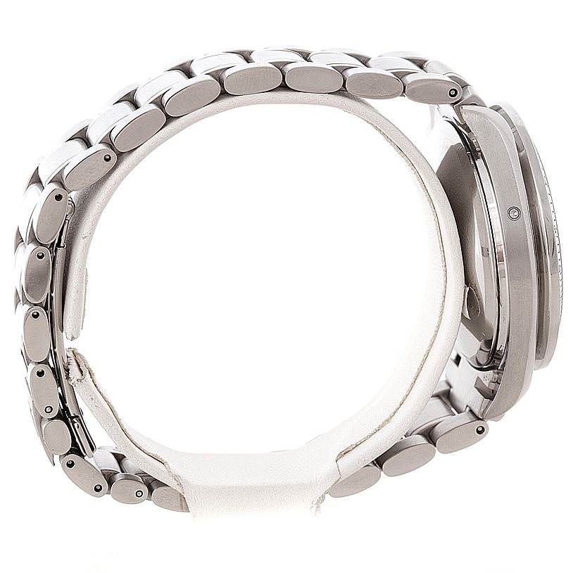 The image shows a side view of an Omega Speedmaster 3523.80.00 Men
s Stainless Steel Blue Dial 3523.80.00 Men
s Stainless Steel Blue Dial watch, highlighting its metal bracelet and case.