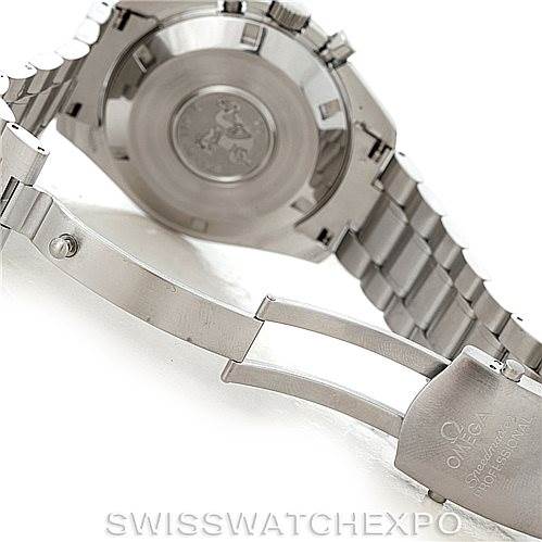 The image shows the stainless steel clasp and case back of an Omega Speedmaster 3594.50.00 Men
s Stainless Steel Black Dial 3594.50.00 Men
s Stainless Steel Black Dial watch, viewed from the rear side.