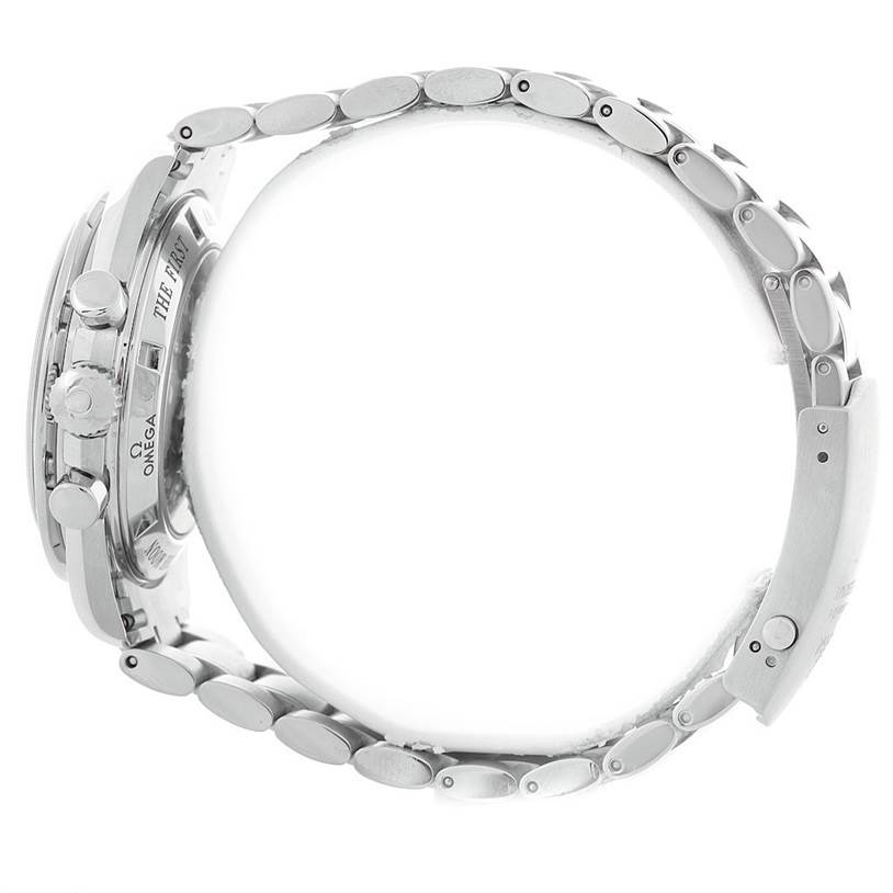 The image shows the side profile of an Omega Speedmaster 3573.50.00 Men
s Stainless Steel Black Dial 3573.50.00 Men
s Stainless Steel Black Dial watch, highlighting the case, pushers, crown, and metal bracelet.