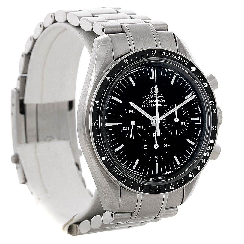 The image shows a side angle of the Omega Speedmaster 3570.50.00 Men
s Stainless Steel Black Dial 3570.50.00 Men
s Stainless Steel Black Dial watch, highlighting its face, bracelet, and side buttons.