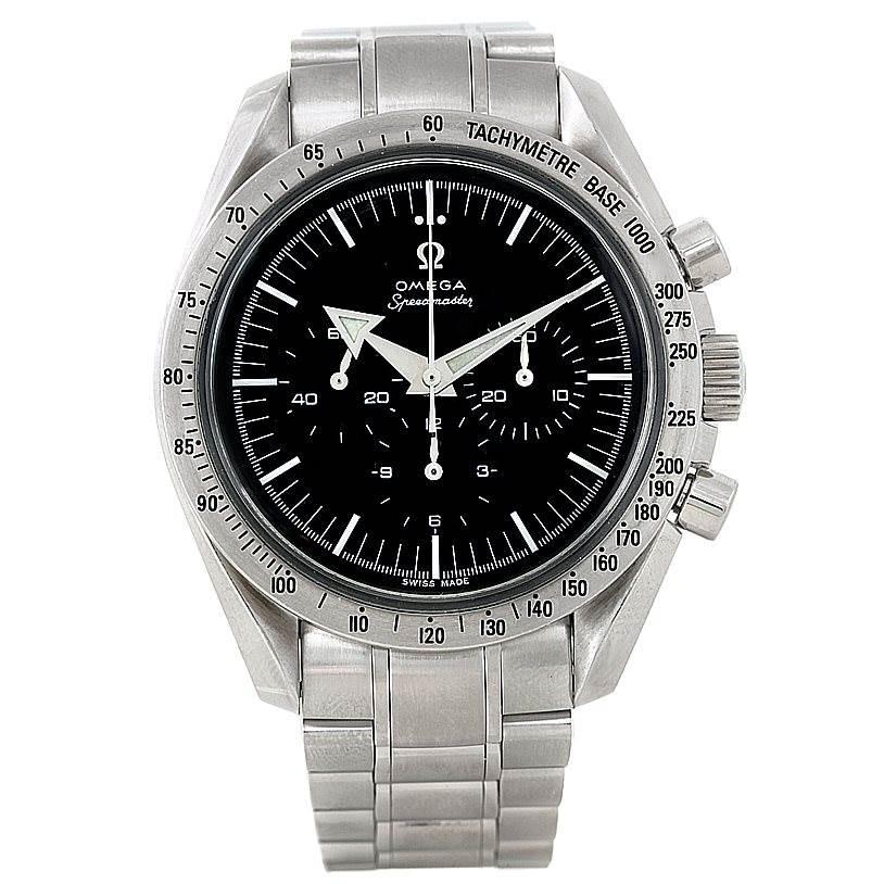 This image shows a front view of the Omega Speedmaster 3594.50.00 Men
s Stainless Steel Black Dial 3594.50.00 Men
s Stainless Steel Black Dial watch, displaying its face, bezel, pushers, and bracelet.