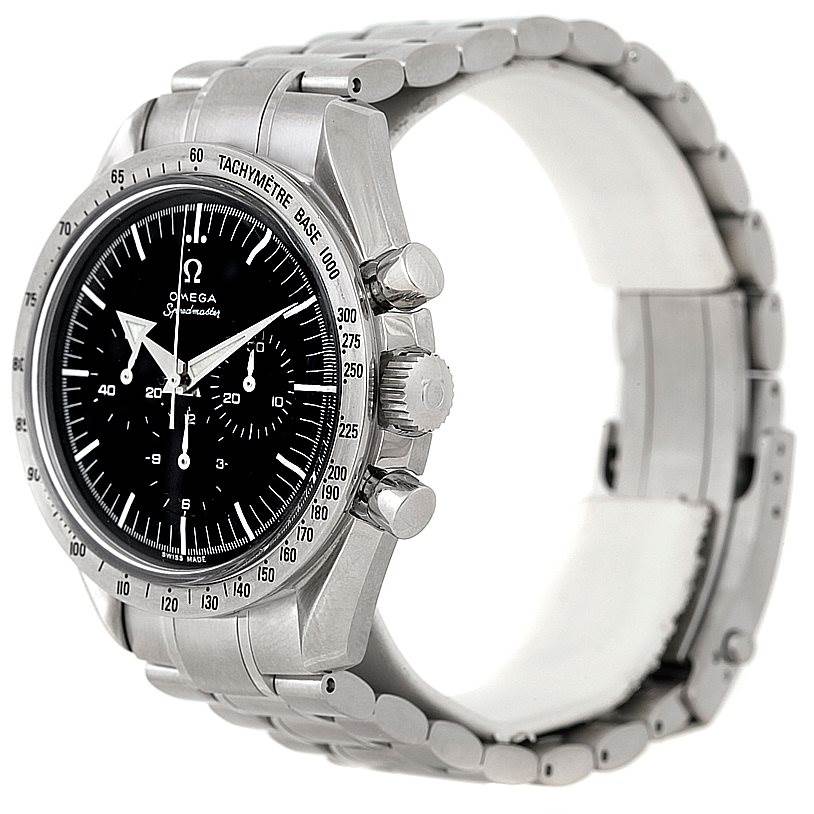 The image shows an angled view of the Omega Speedmaster 3594.50.00 Men
s Stainless Steel Black Dial 3594.50.00 Men
s Stainless Steel Black Dial watch, highlighting the dial, bezel, crown, pushers, and metal bracelet.