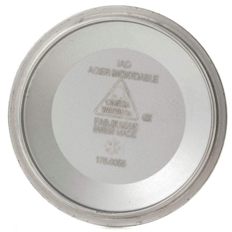 This is the inside view of the case back for an Omega Speedmaster 3210.51.00 Men
s Stainless Steel Black Dial 3210.51.00 Men
s Stainless Steel Black Dial watch.