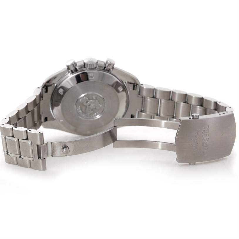 The image shows the back and open clasp of an Omega Speedmaster Men
s Stainless Steel Black Dial Men
s Stainless Steel Black Dial watch at an angle.