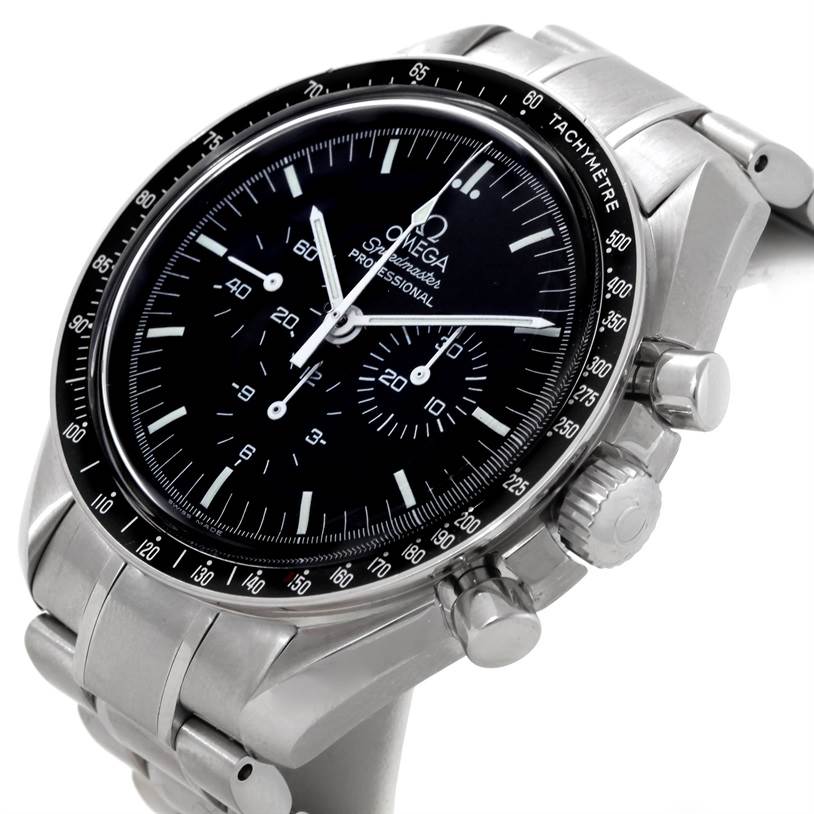 This Omega Speedmaster 3570.50.00 Men
s Stainless Steel Black Dial 3570.50.00 Men
s Stainless Steel Black Dial watch is shown at an angle featuring the face, bezel, and side pushers and crown.
