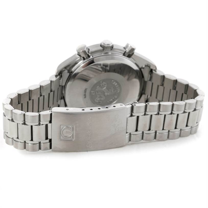 The image shows the back view of an Omega Speedmaster 3523.30.00 Men
s Stainless Steel Silver Dial 3523.30.00 Men
s Stainless Steel Silver Dial watch, highlighting its clasp and bracelet.