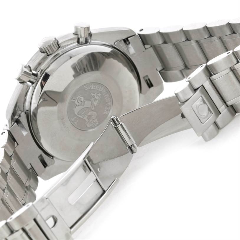 The image shows the back case and bracelet clasp of an Omega Speedmaster 3520.50.00 Men
s Stainless Steel Black Dial 3520.50.00 Men
s Stainless Steel Black Dial watch.