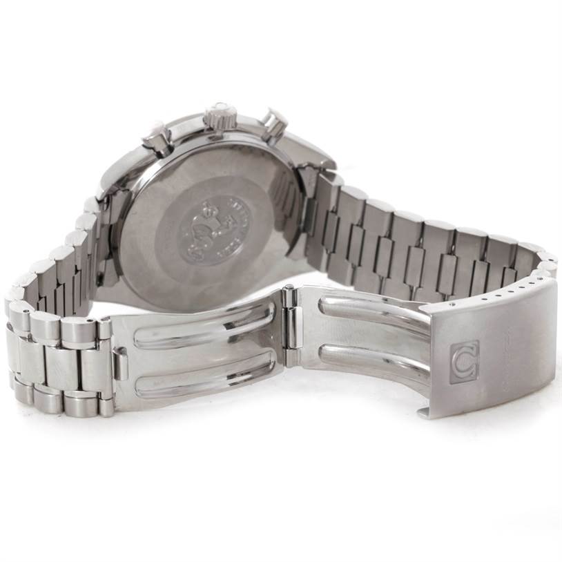The image shows the back casing and bracelet clasp of an Omega Speedmaster 3510.50.00 Men
s Stainless Steel Black Dial 3510.50.00 Men
s Stainless Steel Black Dial watch, highlighting the bracelet
s closure mechanism.