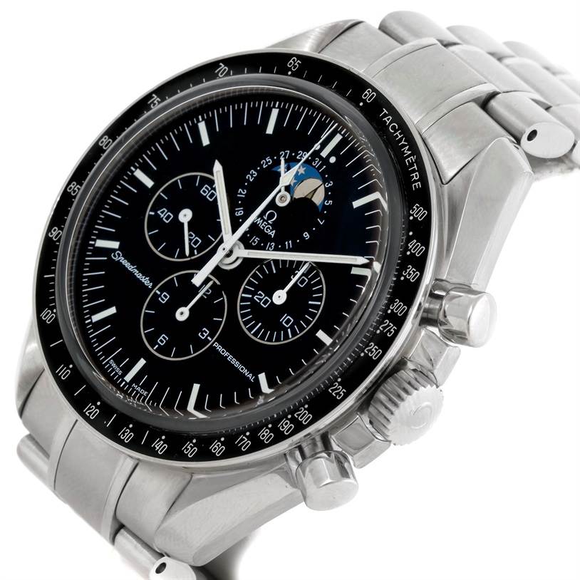 The image shows a close-up angle of the Omega Speedmaster 3576.50.00 Men
s Stainless Steel Black Dial 3576.50.00 Men
s Stainless Steel Black Dial watch, highlighting the dial, sub-dials, bezel, and stainless steel bracelet.