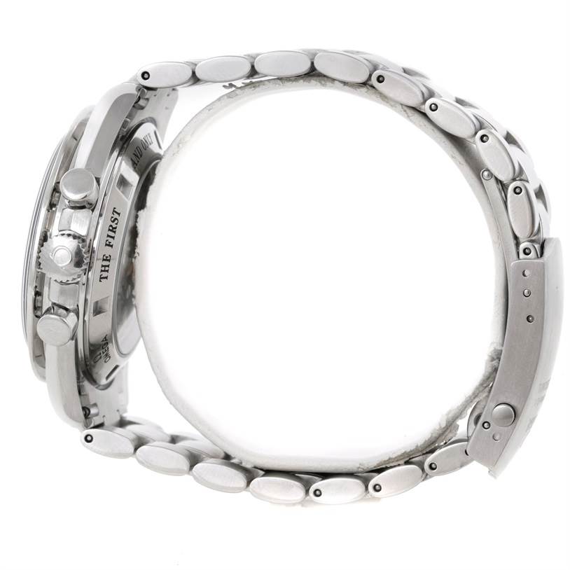 This side view of the Omega Speedmaster 3576.50.00 Men
s Stainless Steel Black Dial 3576.50.00 Men
s Stainless Steel Black Dial shows the profile of the case, the crown, the pushers, and part of the bracelet.