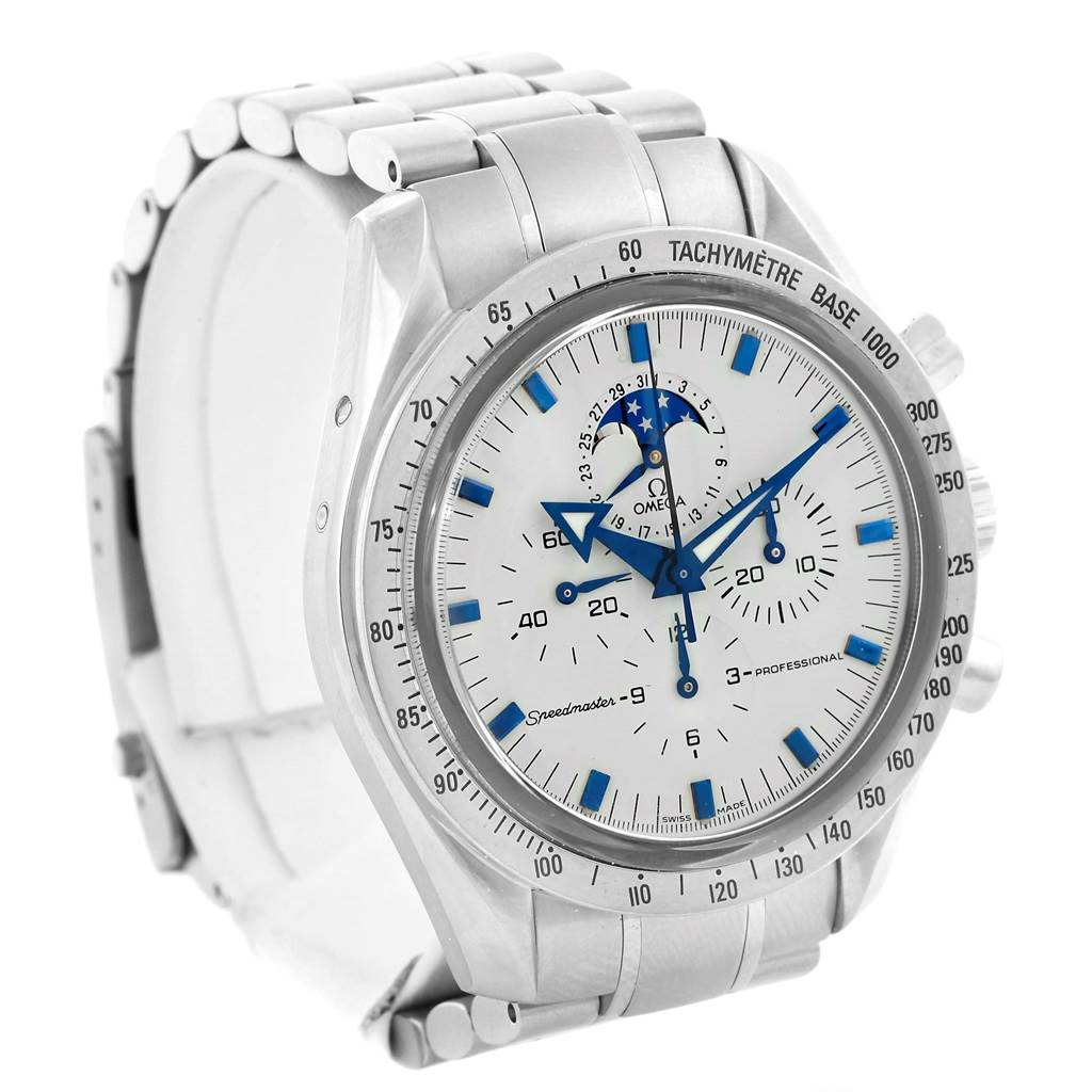 The image shows an Omega Speedmaster 3575.20.00 Men
s Stainless Steel White Dial 3575.20.00 Men
s Stainless Steel White Dial watch at a three-quarter angle, highlighting the face, bezel, and part of the bracelet.