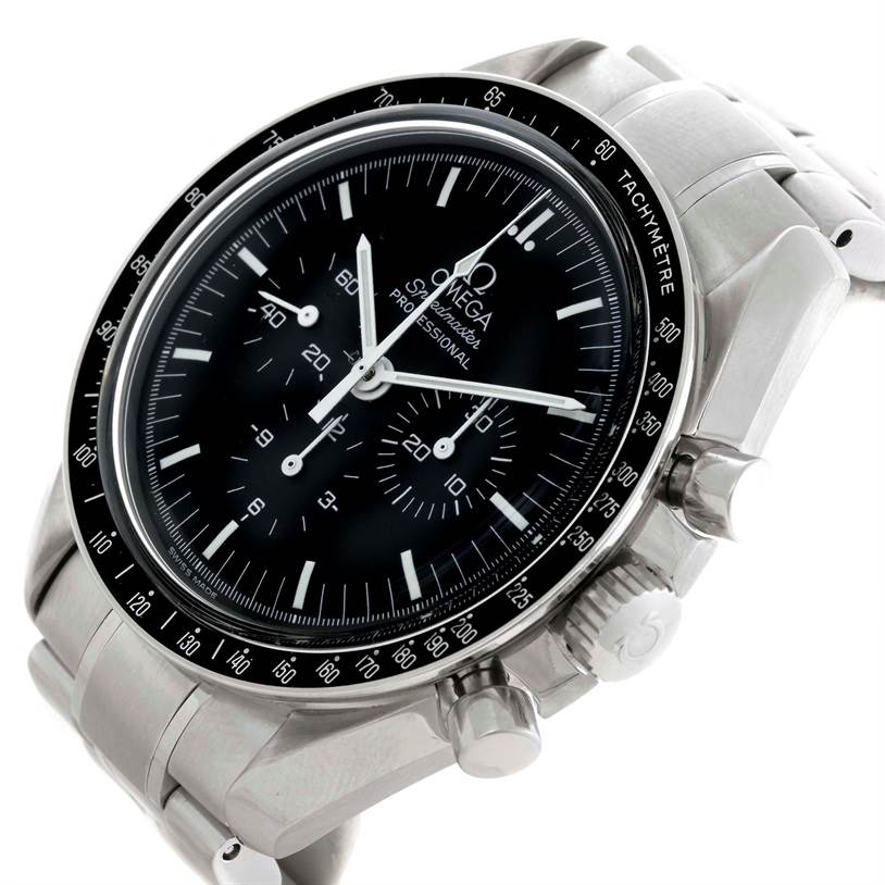The image shows an Omega Speedmaster 3570.50.00 Men
s Stainless Steel Black Dial 3570.50.00 Men
s Stainless Steel Black Dial watch with a side angle, highlighting the dial, bezel, crown, and stainless steel bracelet.
