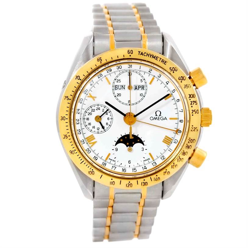 The Omega Speedmaster 3330.20.00 Men
s Stainless Steel White Dial 3330.20.00 Men
s Stainless Steel White Dial watch is shown from a front view, displaying the dial, bezel, and bracelet in detail.