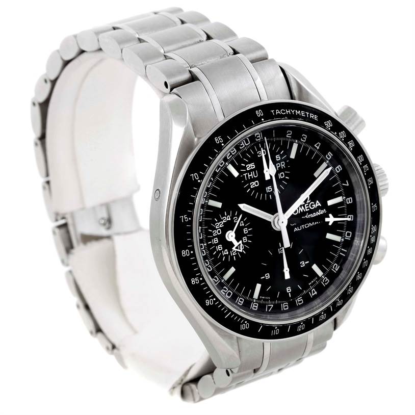This image shows an Omega Speedmaster 3520.50.00 Men
s Stainless Steel Black Dial 3520.50.00 Men
s Stainless Steel Black Dial watch at a three-quarter angle, highlighting the face, bezel, and metal bracelet.