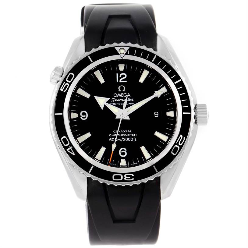 The image shows a front view of an Omega Planet Ocean 2901.50.91 Men
s Stainless Steel Black Dial 2901.50.91 Men
s Stainless Steel Black Dial watch, highlighting its black dial and rubber strap.