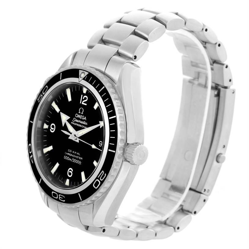 The image shows a side angle of the Omega Planet Ocean 2200.50.00 Men
s Stainless Steel Black Dial 2200.50.00 Men
s Stainless Steel Black Dial watch, highlighting the case, dial, bezel, and bracelet.