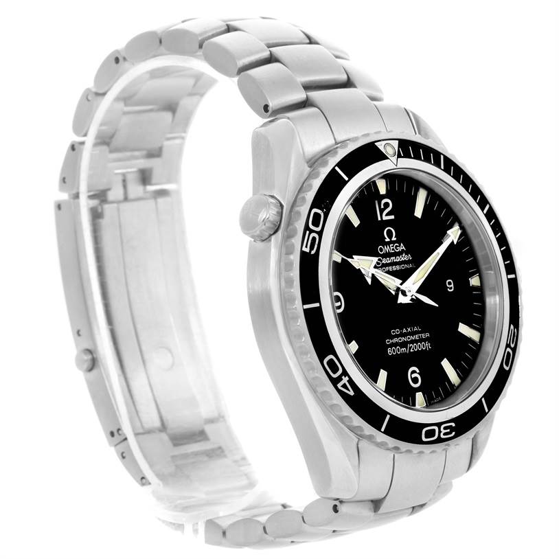 This image shows a side angle view of the Omega Planet Ocean 2200.50.00 Men
s Stainless Steel Black Dial 2200.50.00 Men
s Stainless Steel Black Dial watch, highlighting the dial, bezel, and bracelet.