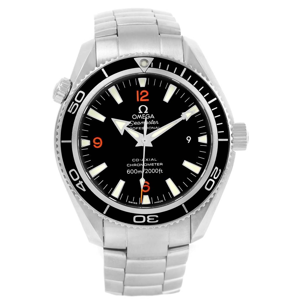 The image shows a frontal view of an Omega Planet Ocean 2200.51.00 Men
s Stainless Steel Black Dial 2200.51.00 Men
s Stainless Steel Black Dial model watch, highlighting its dial, bezel, and bracelet.
