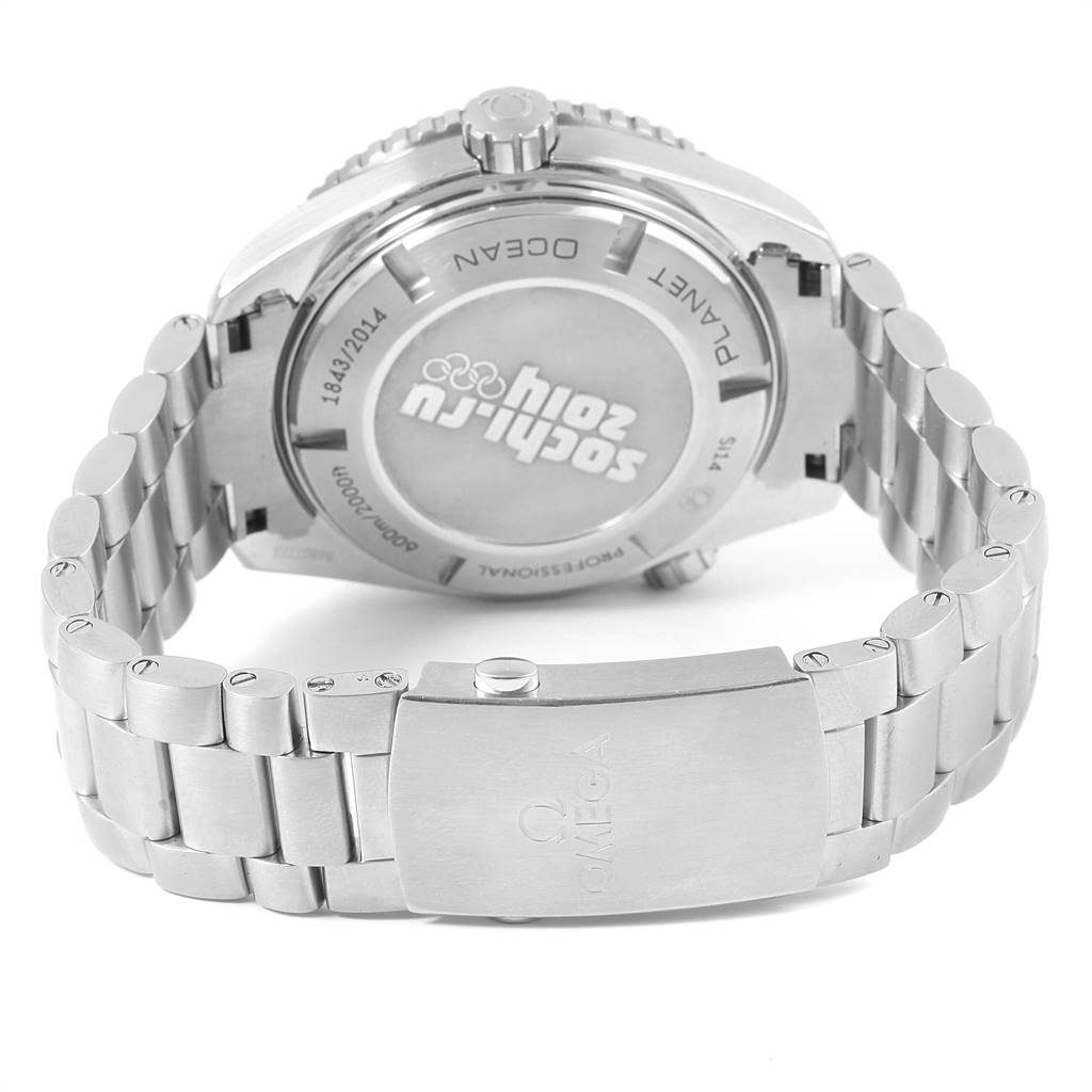 The image shows the back view of an Omega Planet Ocean 522.30.46.21.01.001 Men
s Stainless Steel Black Dial 522.30.46.21.01.001 Men
s Stainless Steel Black Dial watch, highlighting the case back, bracelet, and clasp.