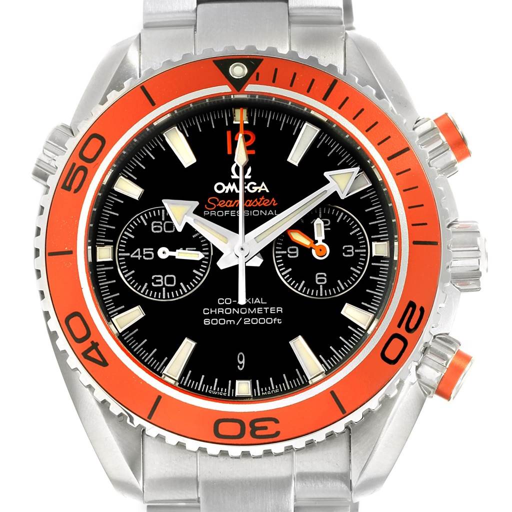 The image shows a front view of the Omega Planet Ocean 232.30.46.51.01.002 Men
s Stainless Steel Black Dial 232.30.46.51.01.002 Men
s Stainless Steel Black Dial watch, highlighting the bezel, dial, and stainless steel bracelet.