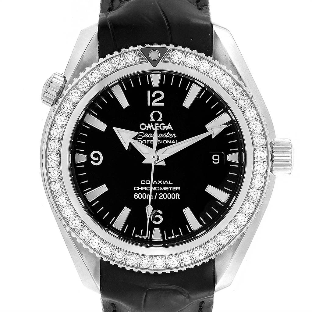 The image shows a front view of the Omega Planet Ocean 222.18.42.20.01.001 Men
s Stainless Steel Black Dial 222.18.42.20.01.001 Men
s Stainless Steel Black Dial watch, highlighting its dial, bezel, and strap.