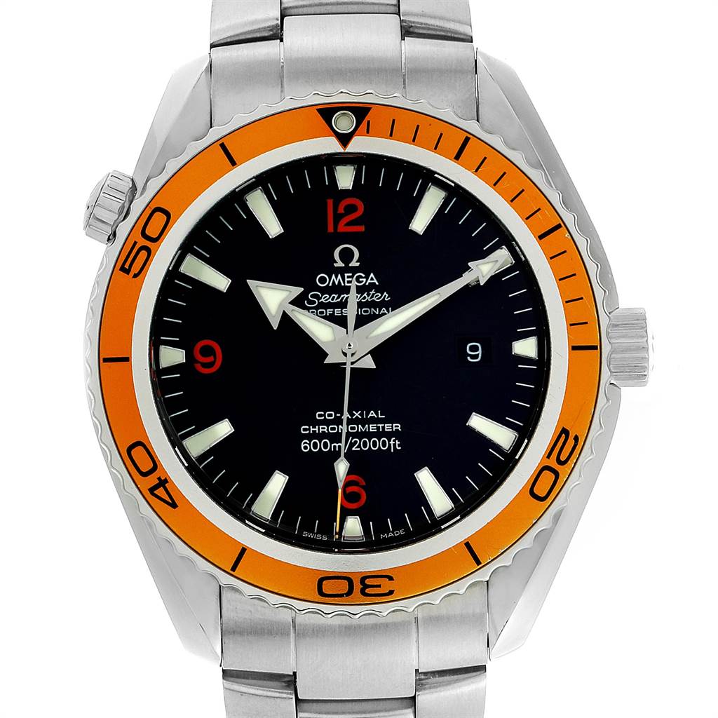 This image shows the Omega Planet Ocean 2208.50.00 Men
s Stainless Steel Black Dial 2208.50.00 Men
s Stainless Steel Black Dial watch from a front view, highlighting the dial, bezel, and bracelet.