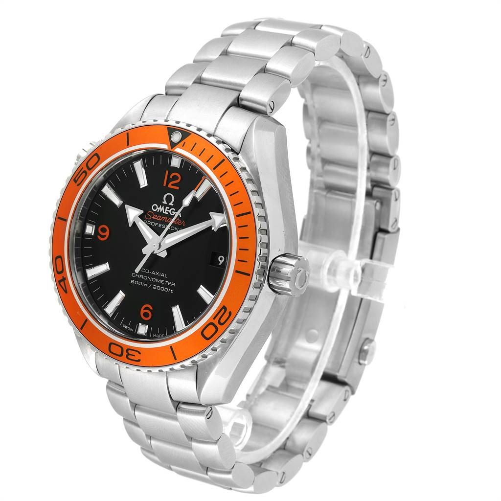 This image shows a side and front angle of the Omega Planet Ocean 232.30.42.21.01.002 Men
s Stainless Steel Black Dial 232.30.42.21.01.002 Men
s Stainless Steel Black Dial watch, highlighting its orange bezel and stainless steel bracelet.