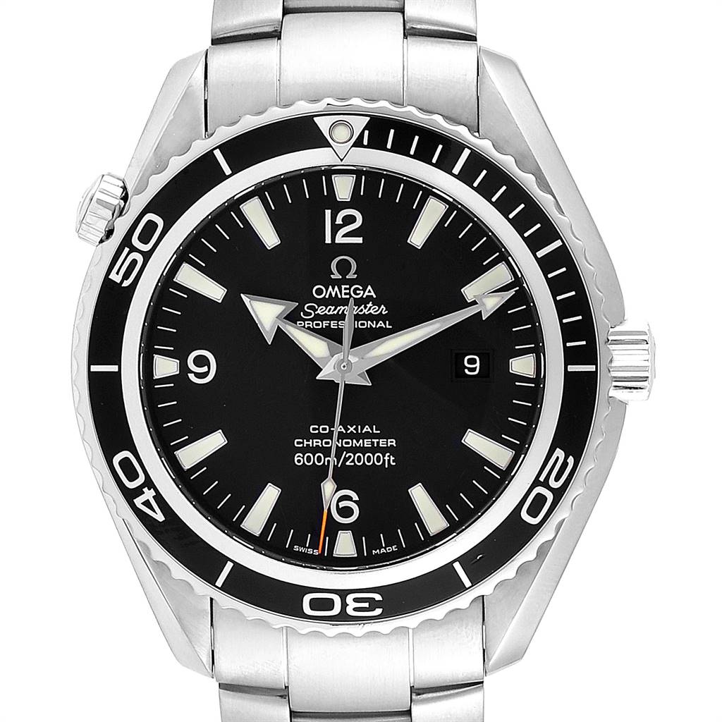 This image shows a frontal view of the Omega Planet Ocean 2201.50.00 Men
s Stainless Steel Black Dial 2201.50.00 Men
s Stainless Steel Black Dial Seamaster watch, displaying the face, bezel, and part of the bracelet.