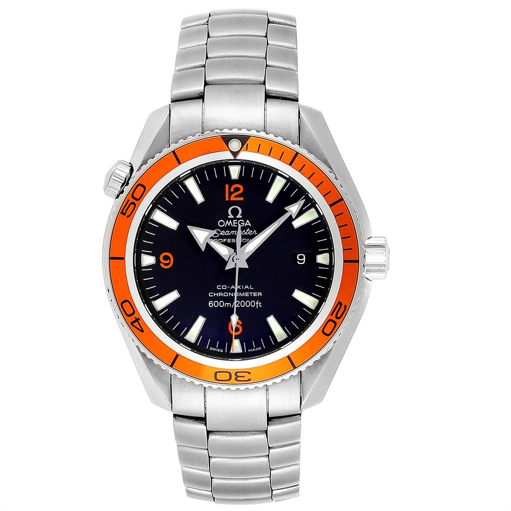 The image shows a front view of an Omega Planet Ocean 2209.50.00 Men
s Stainless Steel Black Dial 2209.50.00 Men
s Stainless Steel Black Dial Seamaster watch, highlighting its orange bezel and metal bracelet.