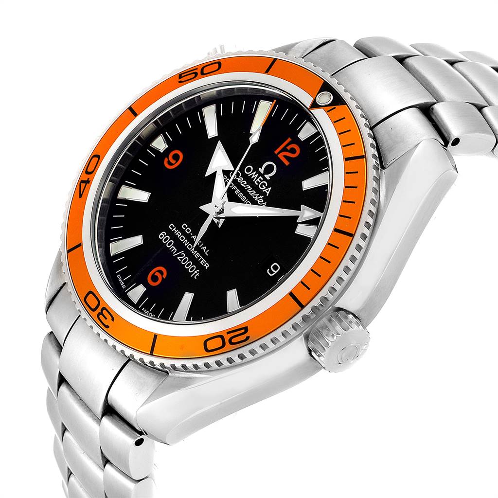The image shows a side view of an Omega Planet Ocean 2209.50.00 Men
s Stainless Steel Black Dial 2209.50.00 Men
s Stainless Steel Black Dial watch, highlighting its orange bezel, black dial, and metal bracelet.