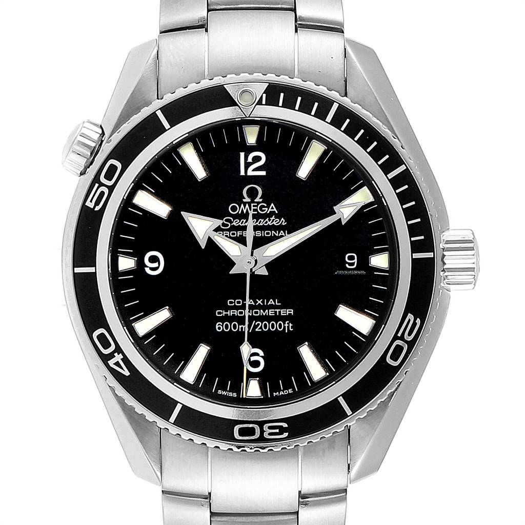 The image shows a front view of the Omega Planet Ocean 2201.50.00 Men
s Stainless Steel Black Dial 2201.50.00 Men
s Stainless Steel Black Dial watch, highlighting the dial, bezel, and bracelet.