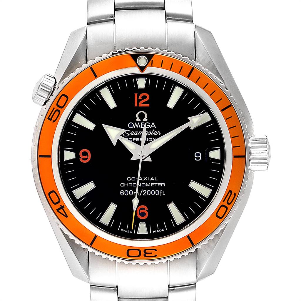The image shows a front view of the Omega Planet Ocean 2209.50.00 Men
s Stainless Steel Black Dial 2209.50.00 Men
s Stainless Steel Black Dial watch, highlighting its orange bezel, black dial, and stainless steel bracelet.