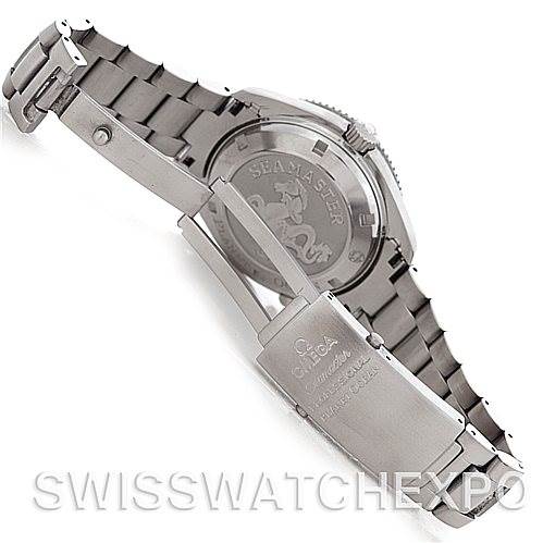 The image shows the clasp and back case of the Omega Planet Ocean 2201.50.00 Men
s Stainless Steel Black Dial 2201.50.00 Men
s Stainless Steel Black Dial watch, with emphasis on the bracelet and clasp mechanism.