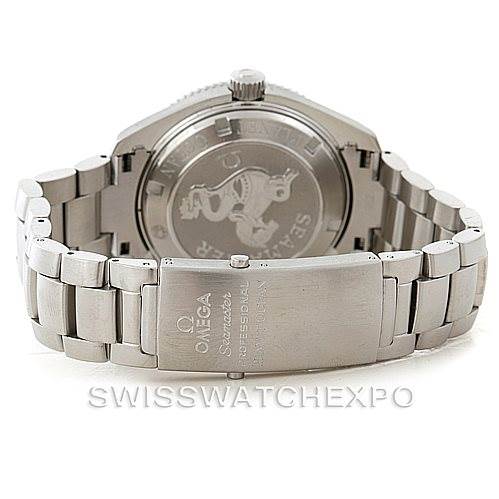 The image shows the back case and stainless steel bracelet of an Omega Planet Ocean 2201.50.00 Men
s Stainless Steel Black Dial 2201.50.00 Men
s Stainless Steel Black Dial watch.