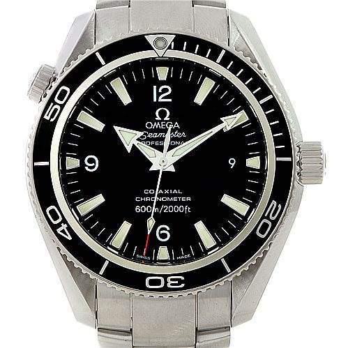 The image shows a front view of the Omega Seamaster Planet Ocean watch, displaying its bezel, dial, and bracelet.