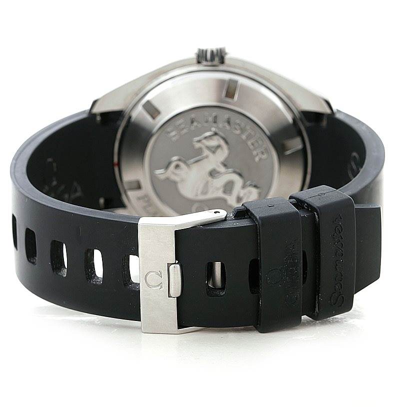 This image shows the back view of an Omega Planet Ocean 2909.50.91 Men
s Stainless Steel Black Dial 2909.50.91 Men
s Stainless Steel Black Dial watch, highlighting the case back, black rubber strap, and clasp.