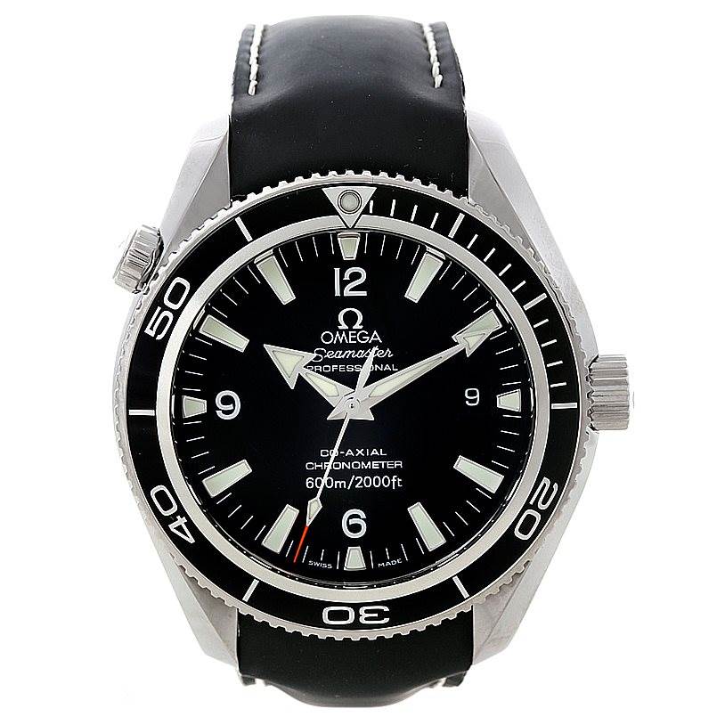 The image shows a front view of the Omega Planet Ocean 2901.50.81 Men
s Stainless Steel Black Dial 2901.50.81 Men
s Stainless Steel Black Dial watch, including its black dial, stainless steel case, and black strap.