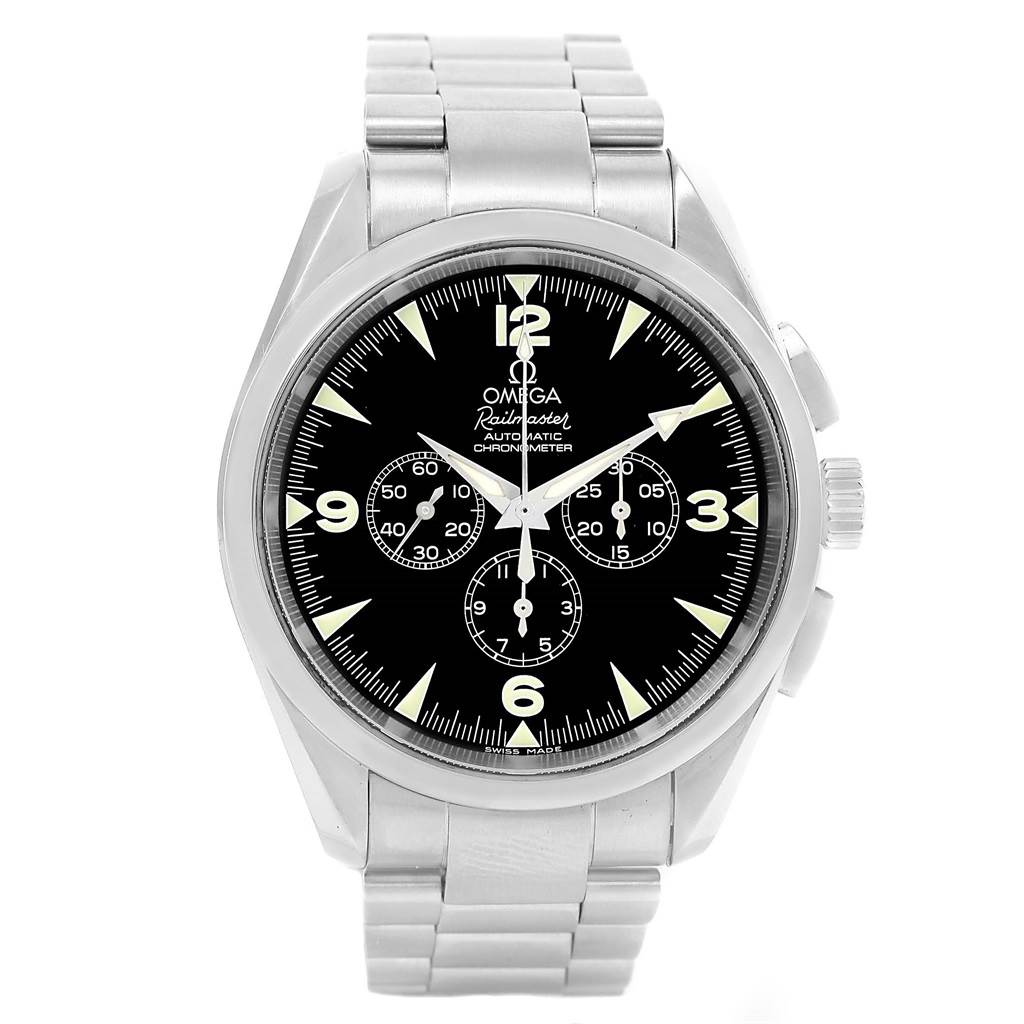 The image shows the front view of an Omega Aqua Terra 2812.52.37 Men's Stainless Steel Black Dial 2812.52.37 Men's Stainless Steel Black Dial watch displaying its face, bezel, and stainless steel bracelet.