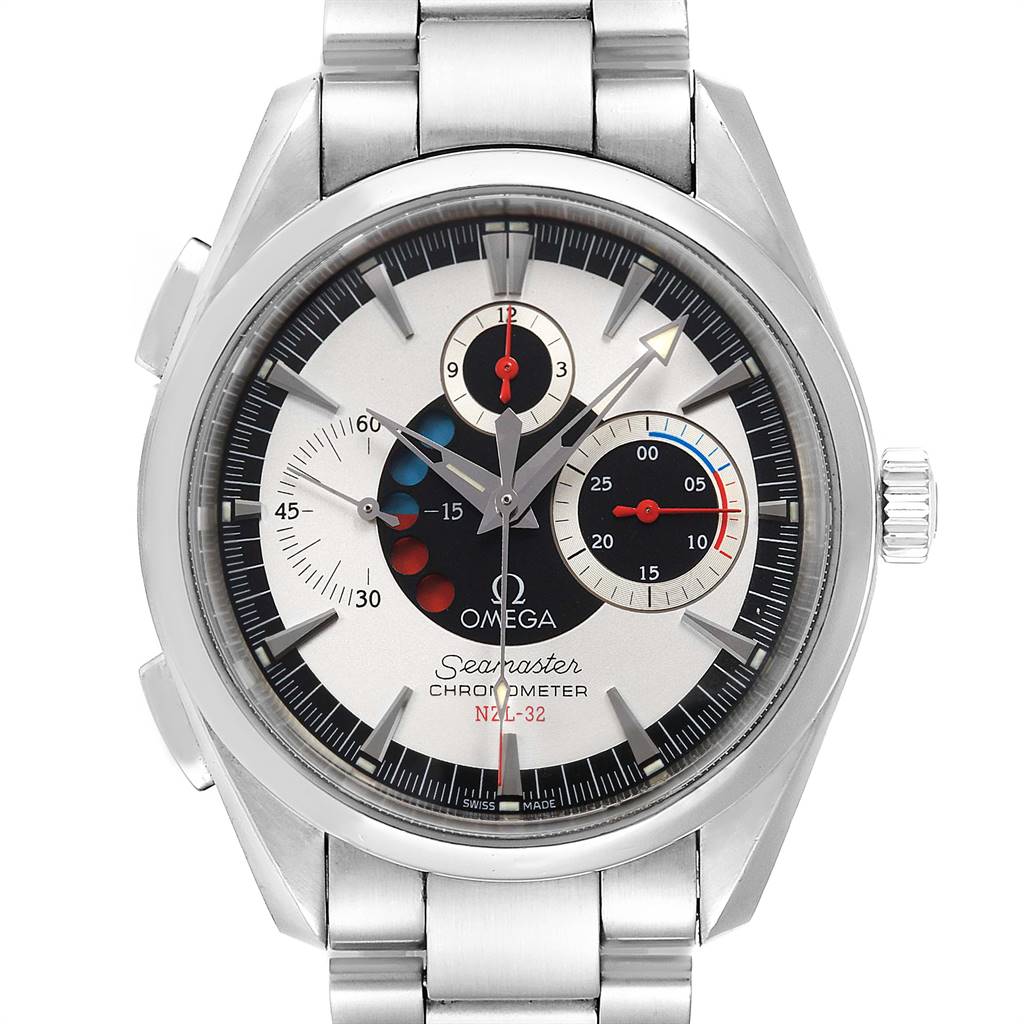 The image shows a frontal view of the Omega Aqua Terra 2513.30.00 Men
s Stainless Steel Silver Dial 2513.30.00 Men
s Stainless Steel Silver Dial watch, including its face, hands, date indicator, and stainless steel bracelet.