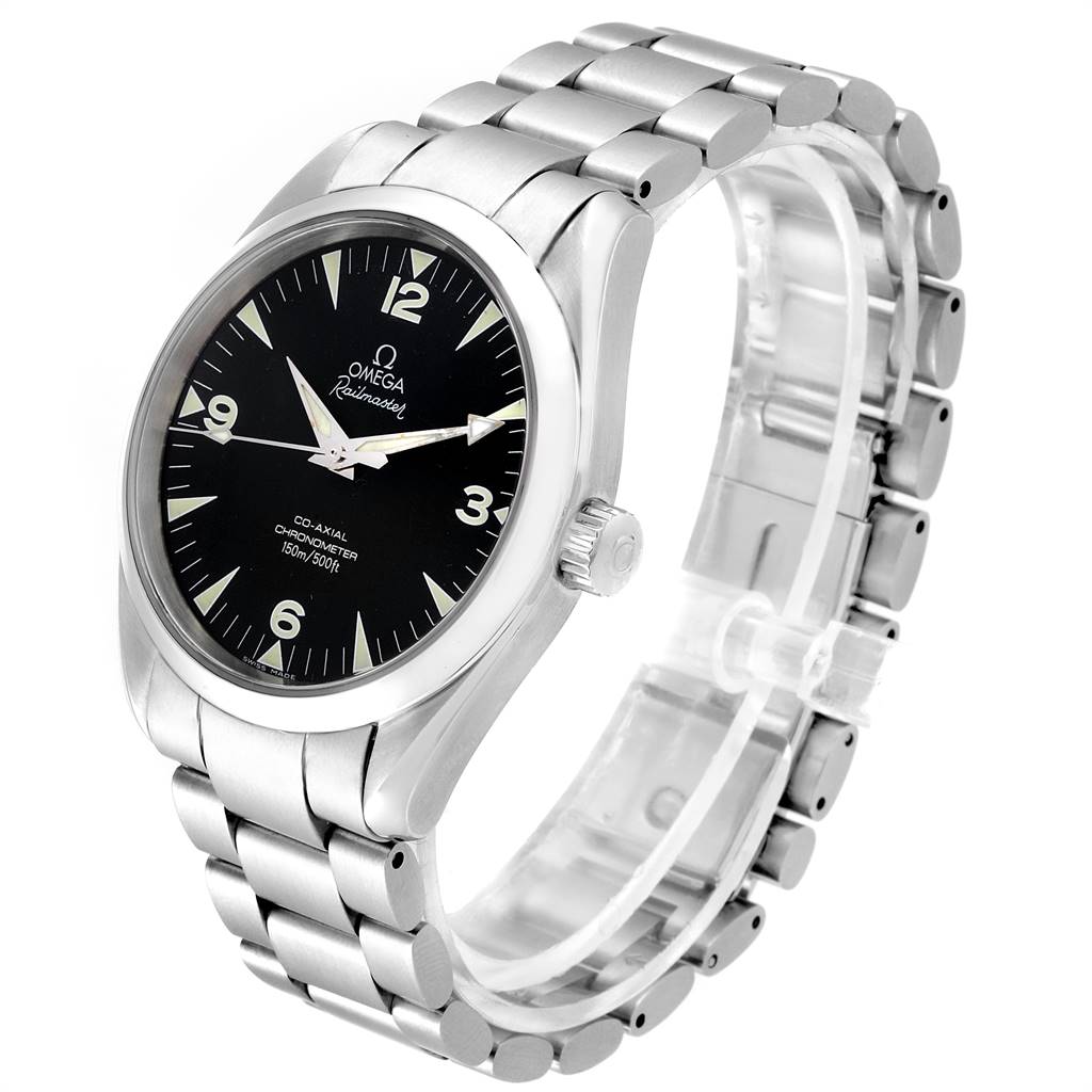 This image shows a side and front angle of the Omega Aqua Terra 2503.52.00 Men
s Stainless Steel Black Dial 2503.52.00 Men
s Stainless Steel Black Dial wristwatch, highlighting the dial and stainless steel bracelet.