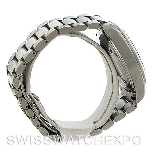 This is a side view of an Omega Aqua Terra 2512.52 Men
s Stainless Steel Black Dial 2512.52 Men
s Stainless Steel Black Dial watch displaying the bracelet and part of the case.