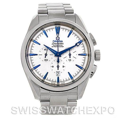 This image shows the front view of an Omega Aqua Terra 2512.30 Men
s Stainless Steel Silver Dial 2512.30 Men
s Stainless Steel Silver Dial watch, highlighting the dial, hands, subdials, and bracelet.