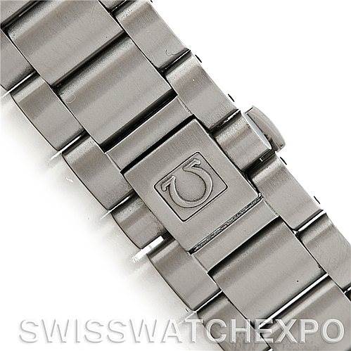 This image shows a close-up of the stainless steel bracelet and clasp of the Omega Aqua Terra 2517.50.00 Men
s Stainless Steel Black Dial 2517.50.00 Men
s Stainless Steel Black Dial watch.