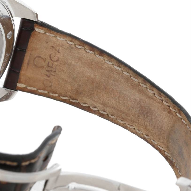 The image shows a close-up of the strap and caseback of an Omega Aqua Terra 2806.52.37 Men's Stainless Steel Black Dial 2806.52.37 Men's Stainless Steel Black Dial watch.