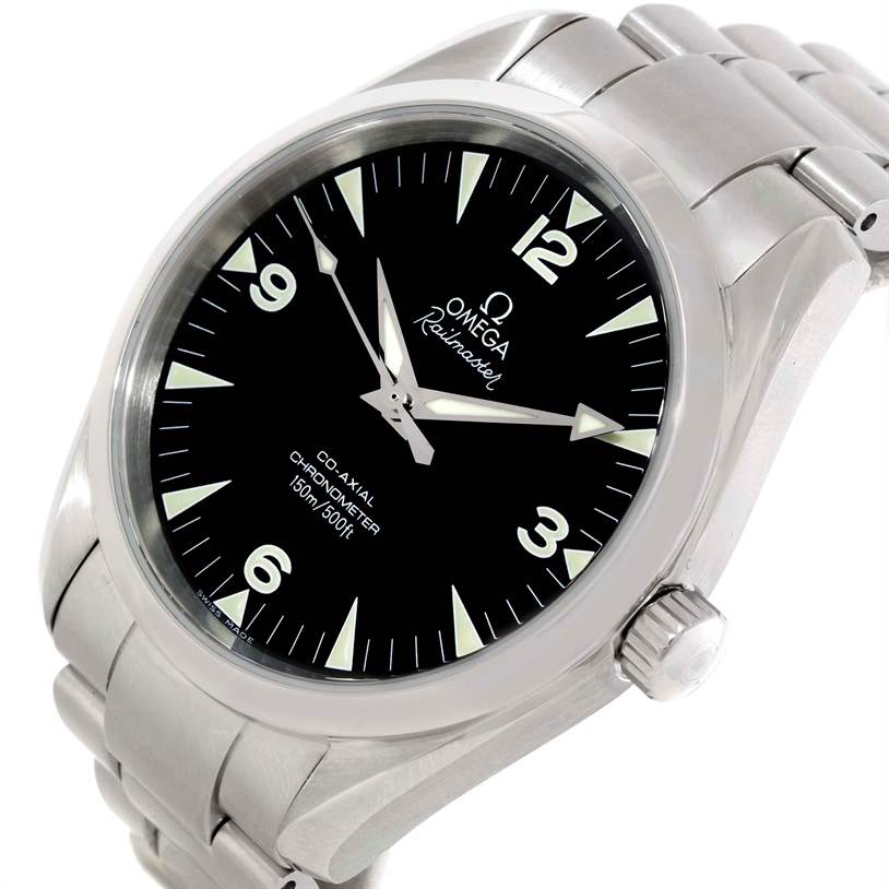 This image shows the face and bracelet of the Omega Aqua Terra 2503.52.00 Men
s Stainless Steel Black Dial 2503.52.00 Men
s Stainless Steel Black Dial watch at an oblique angle.