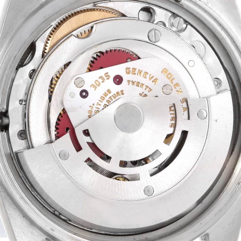 This image shows the inner mechanical movement of the Vintage Collection model by Rolex.