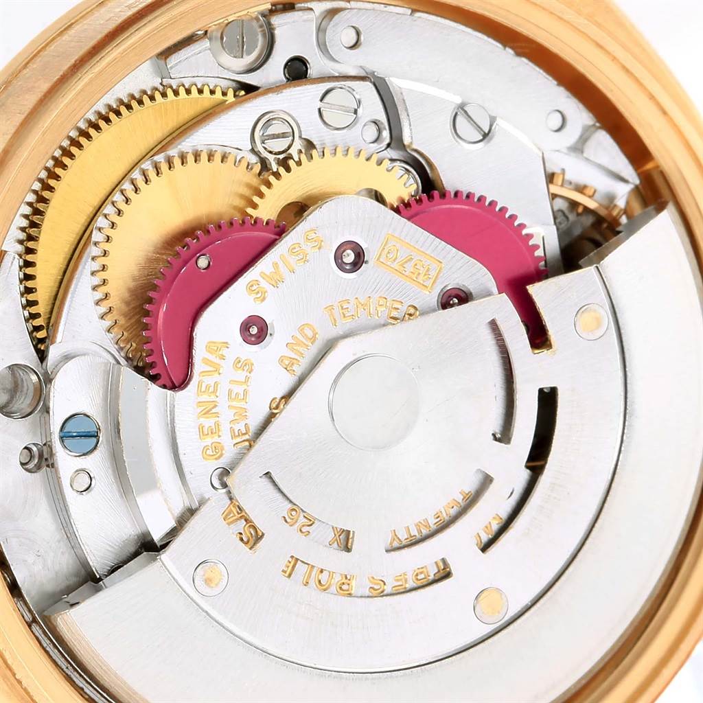 The image shows a close-up of the movement mechanism inside a Vintage Collection model by Rolex.