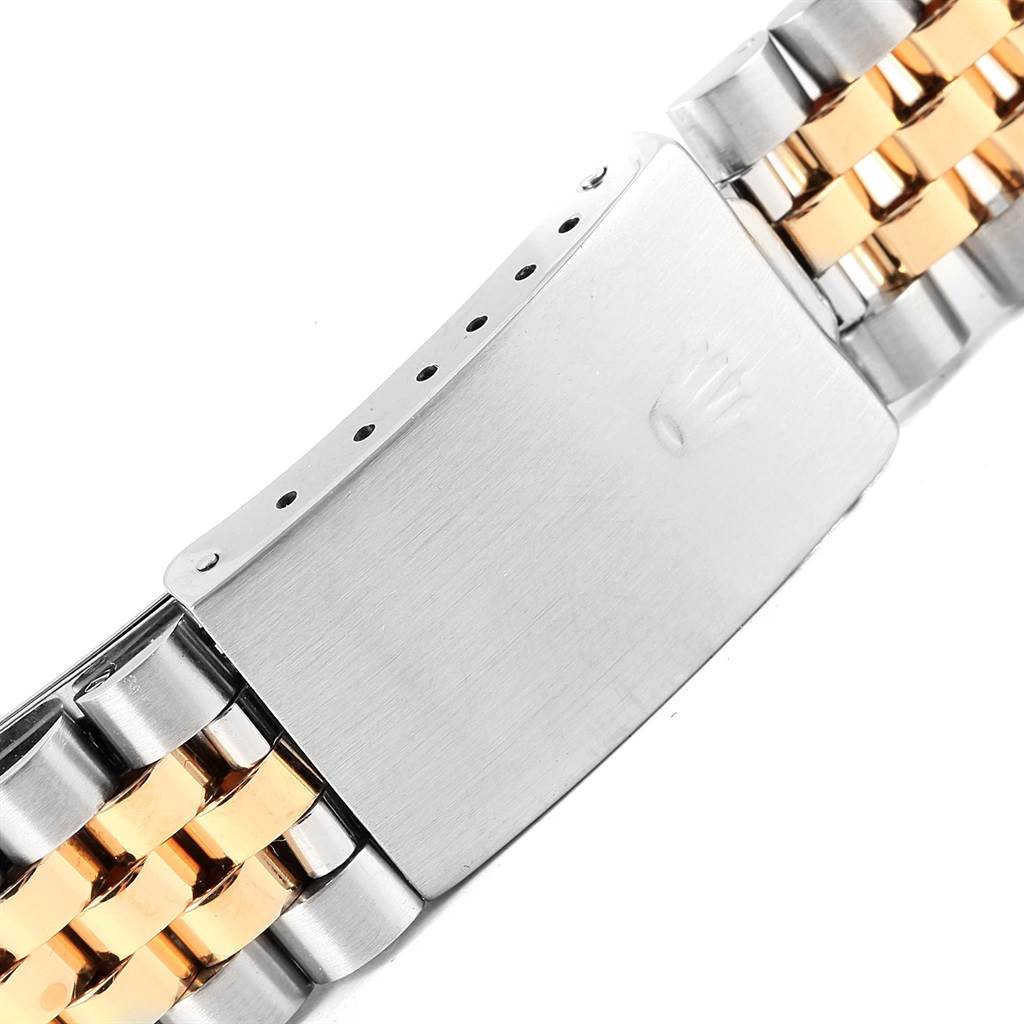 This image shows the clasp and part of the bracelet of the Vintage Collection model by Rolex.