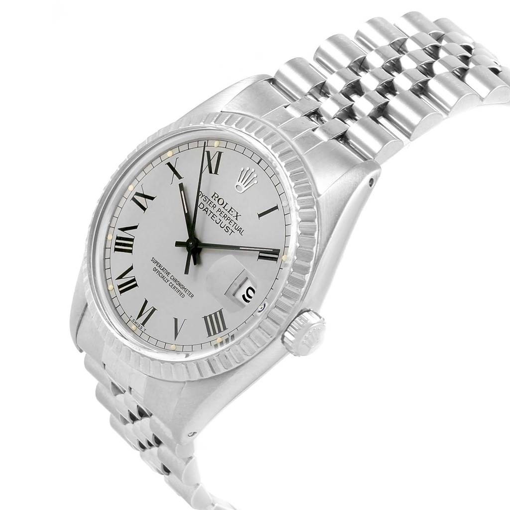 This image shows a side view of a Rolex Vintage Collection 16030 Men
s Stainless Steel Grey Dial 16030 Men
s Stainless Steel Grey Dial model watch, highlighting the face, bezel, crown, and bracelet.